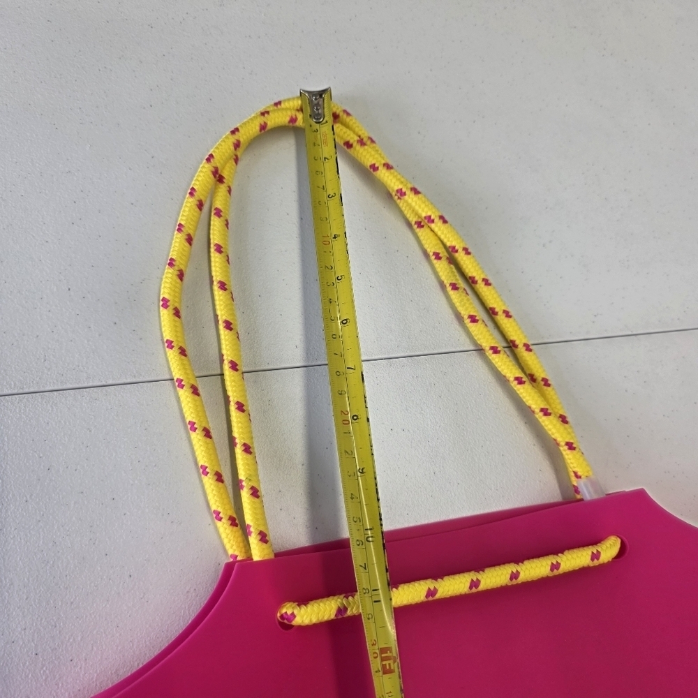 Sol de Janeiro Exclusive Pink Beach Silicon tote bag - Picture 4 of 10